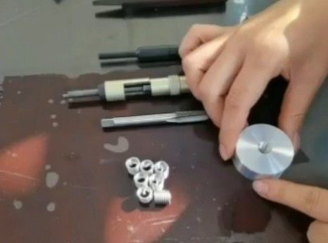 钢丝螺套手动装置视频